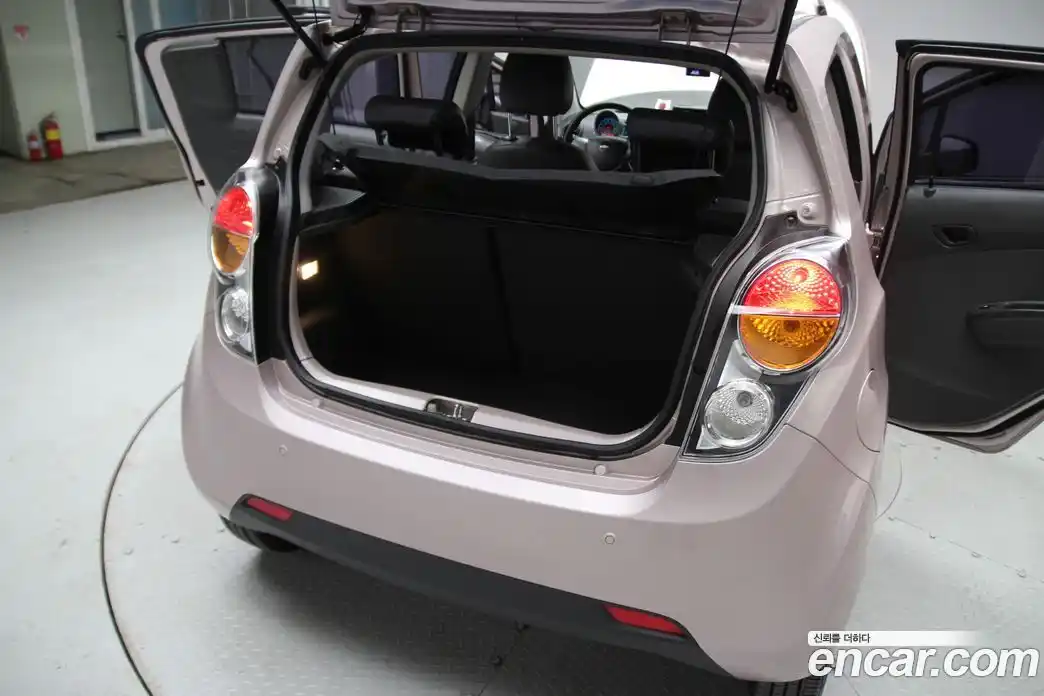 Chevrolet Spark 2011 1.0 автомат (гидро), фото 7