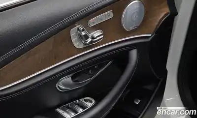 Mercedes-Benz E-Class 2018 2.0 автомат (гидро), миниатюра 11