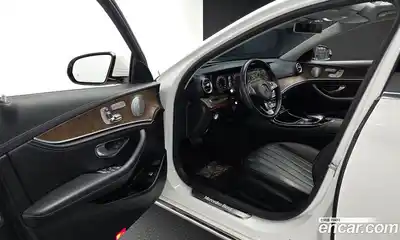 Mercedes-Benz E-Class 2018 2.0 автомат (гидро), миниатюра 10