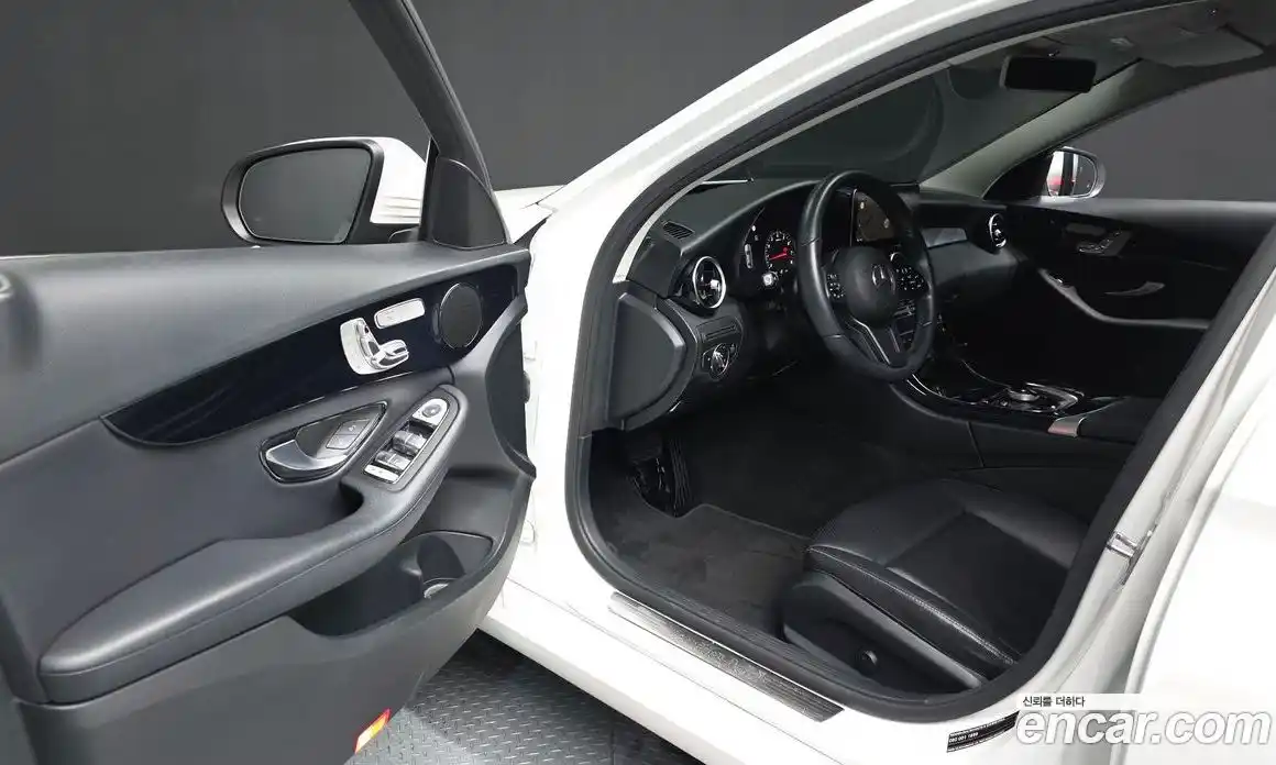 Mercedes-Benz C-Class 2019 2.0 гидро, фото 9