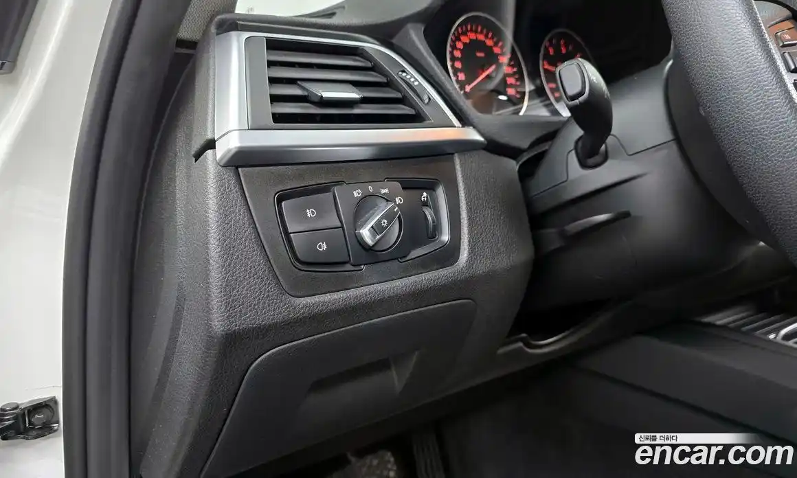 BMW 3-Series 2017 2.0 гидро, фото 19