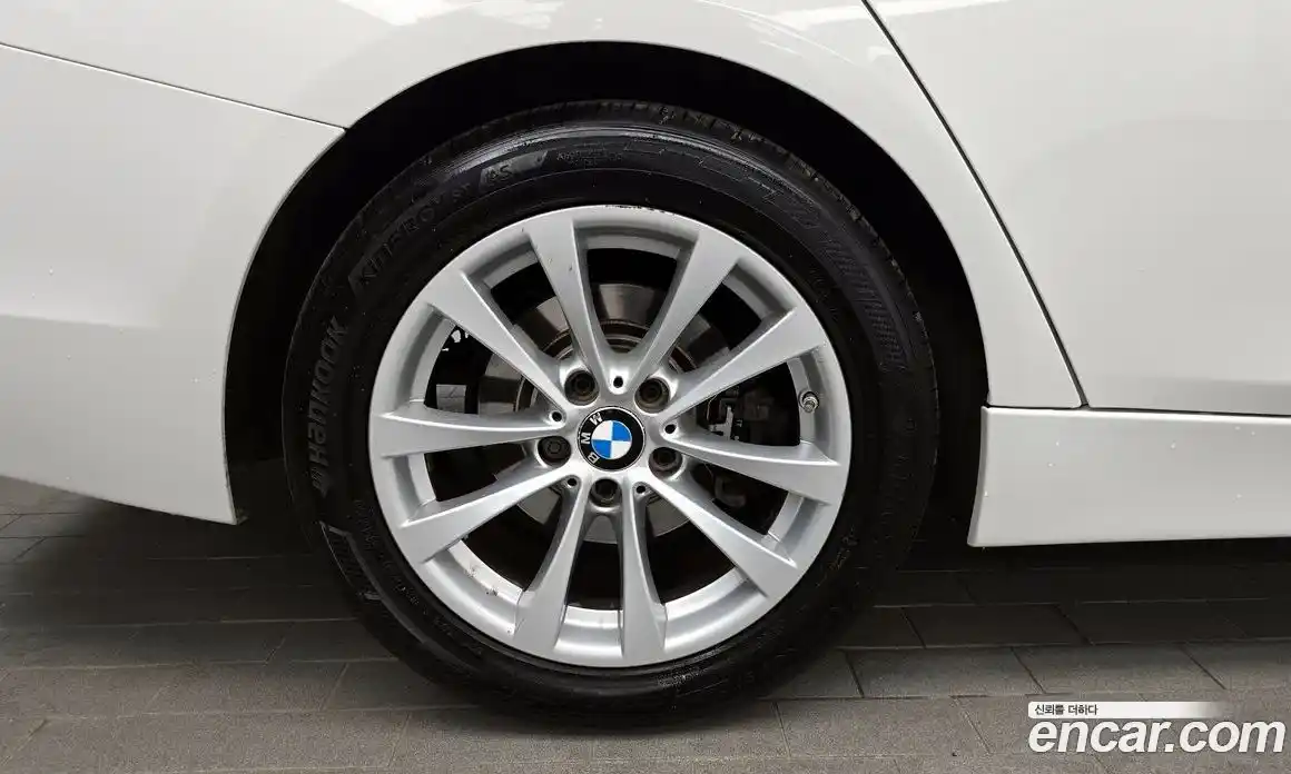 BMW 3-Series 2017 2.0 гидро, фото 5