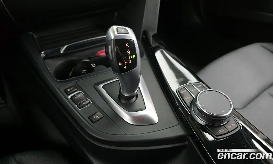 BMW 3-Series 2017 2.0 гидро, фото 9