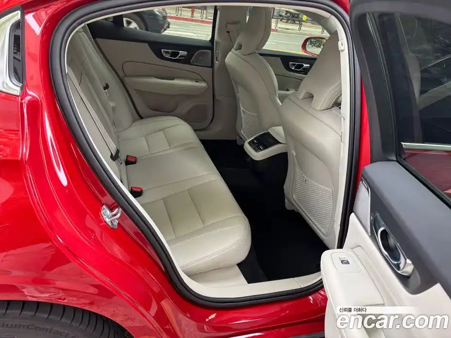 Volvo S60 2021 2.0 автомат (гидро), фото 17