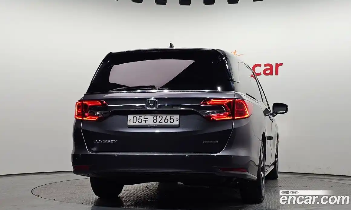 Honda Odyssey 2019 3.5 автомат (гидро), фото 4