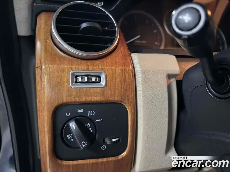 Land Rover Discovery 2009 2.7 автомат (гидро), фото 18
