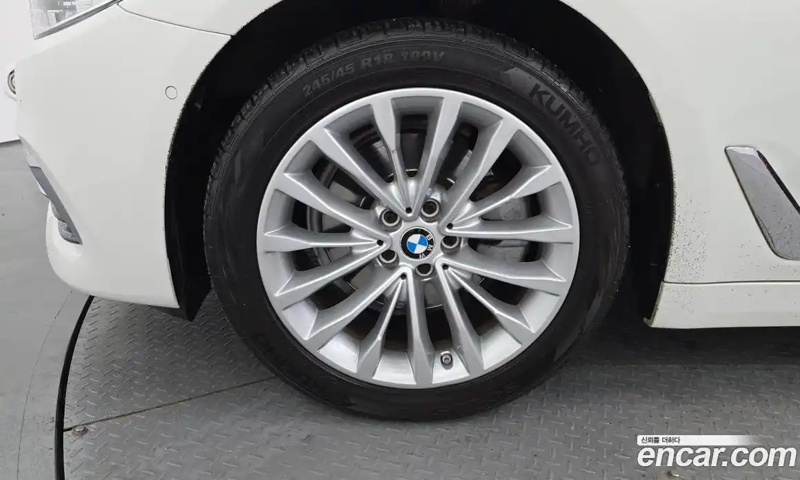 BMW 5 серия 2018 2.0 автомат (гидро), фото 5