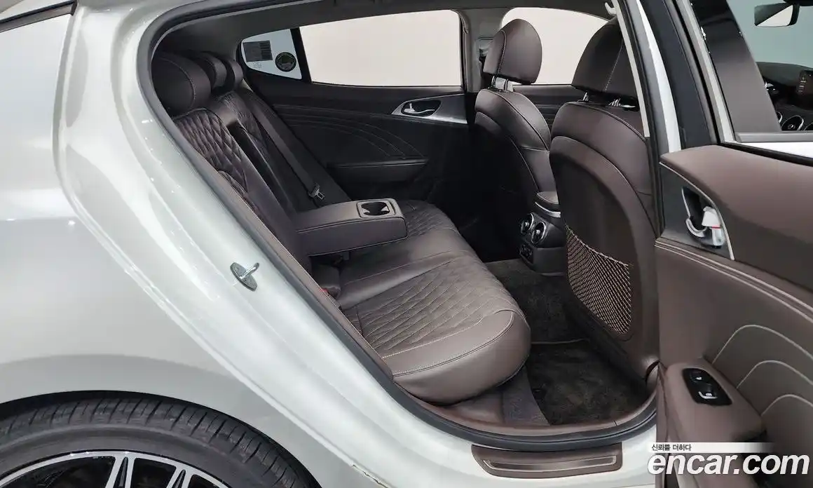 Kia Stinger 2023 2.5 гидро, фото 12