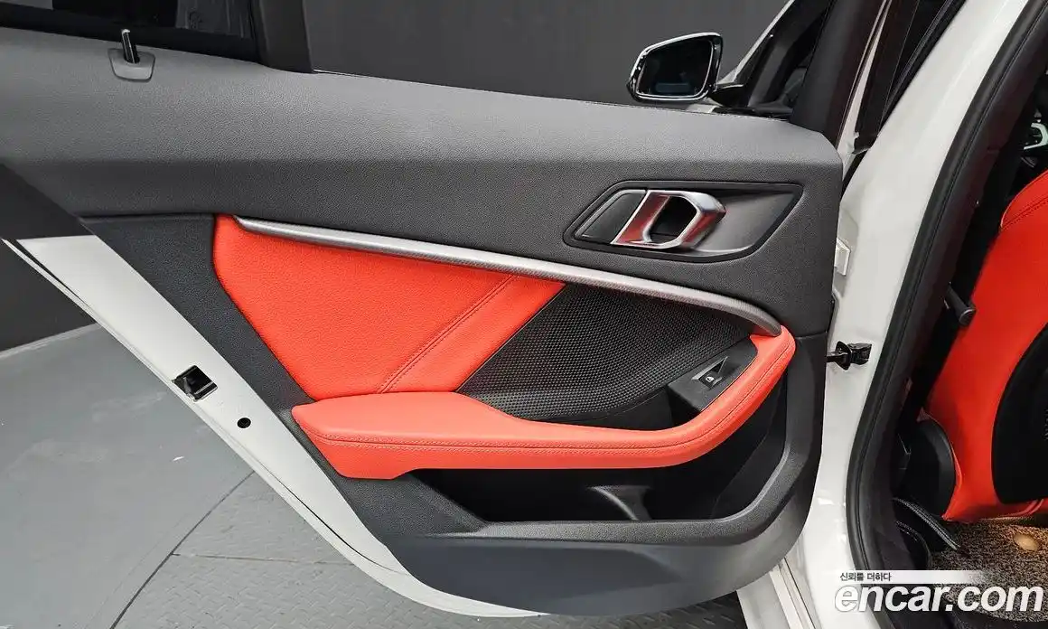 BMW 1 серия 2022 2.0 автомат (гидро), фото 15