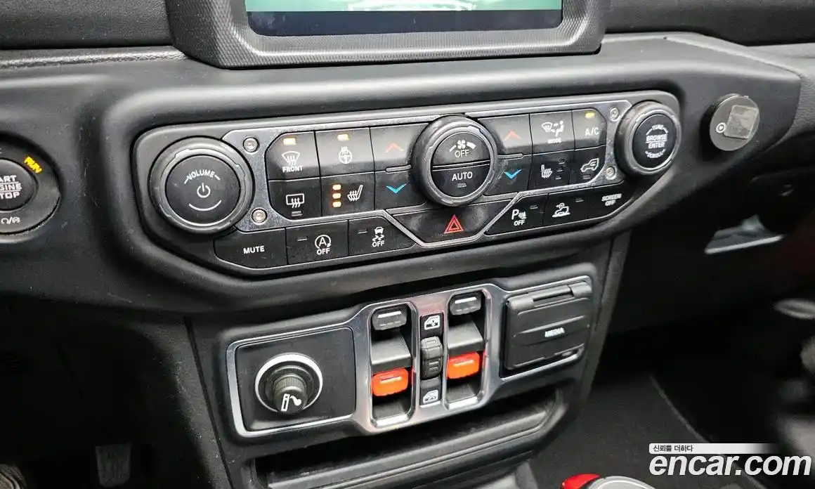 Jeep Wrangler 2021 2.0 автомат (гидро), фото 17