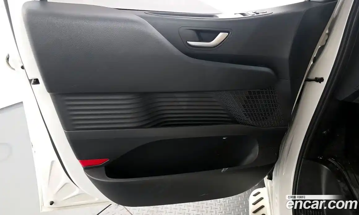 Hyundai Staria 2023 3.5 гидро, фото 14