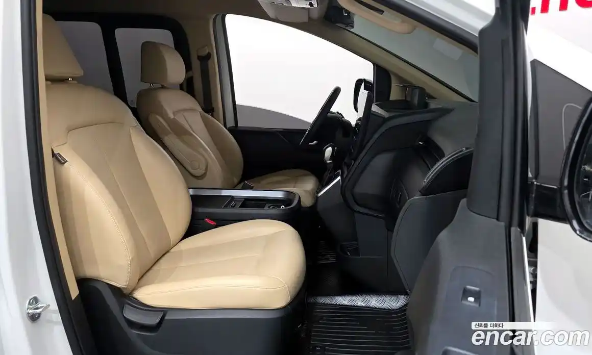 Hyundai Staria 2023 3.5 гидро, фото 16