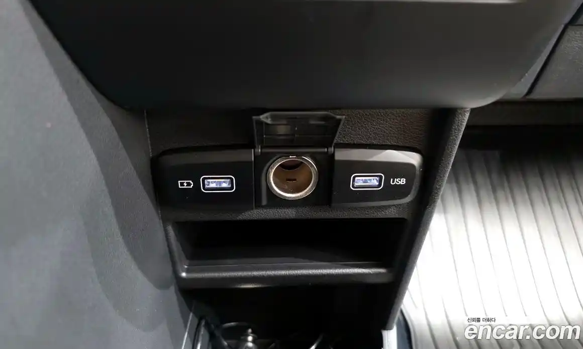 Hyundai Staria 2023 3.5 гидро, фото 18
