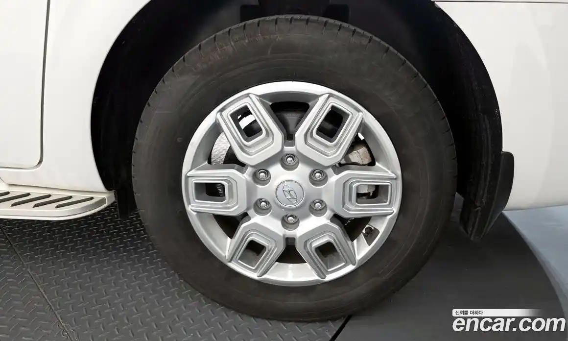 Hyundai Staria 2023 3.5 гидро, фото 7