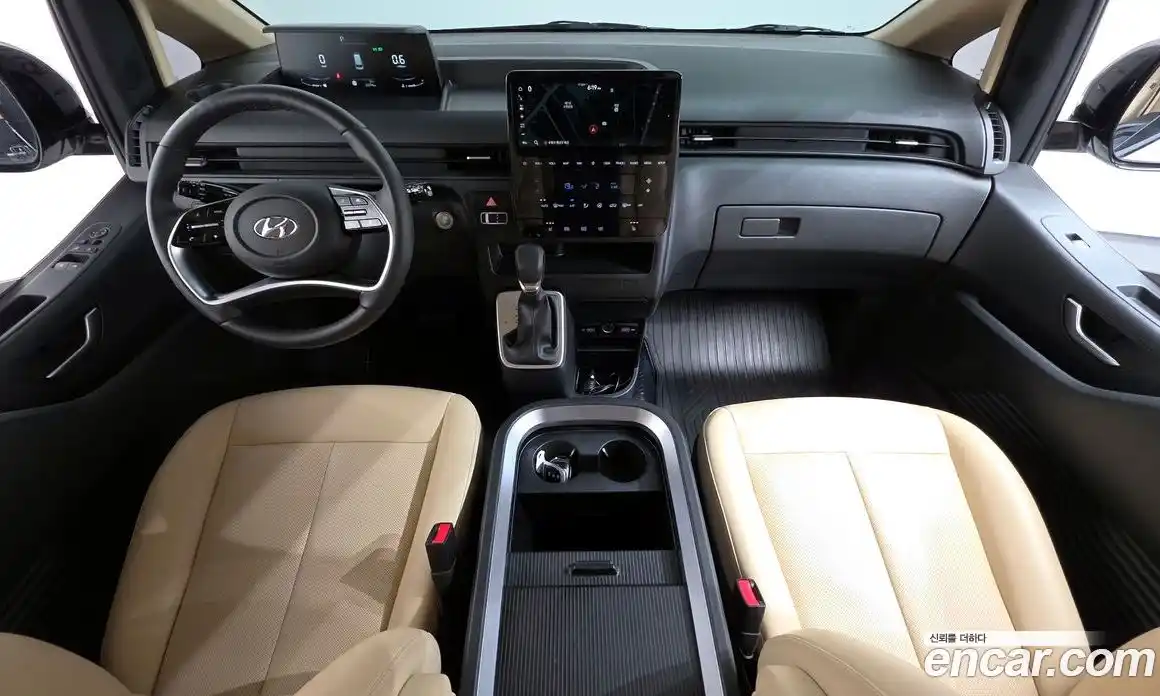 Hyundai Staria 2023 3.5 гидро, фото 10