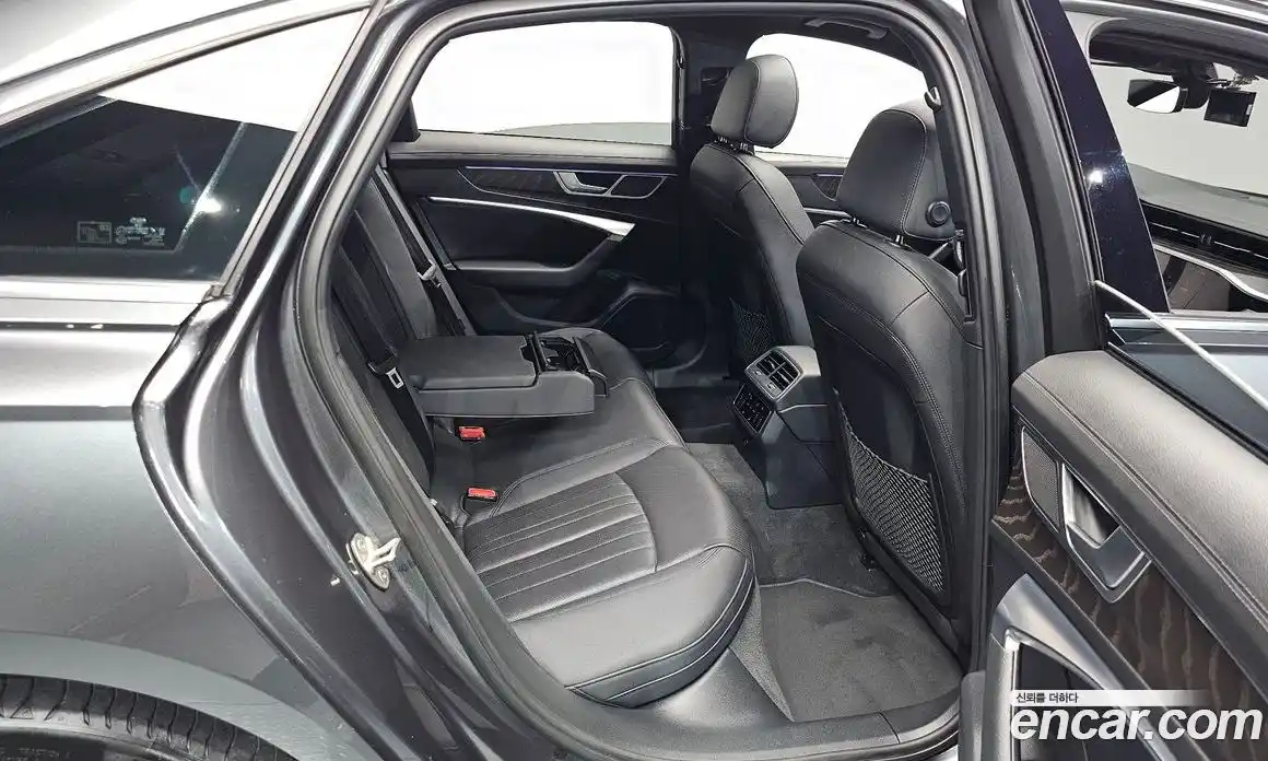 Audi A6 2021 2.0 автомат (гидро), фото 16