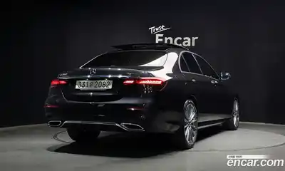 Mercedes-Benz E-Class 2022 2.0 автомат (гидро), миниатюра 2