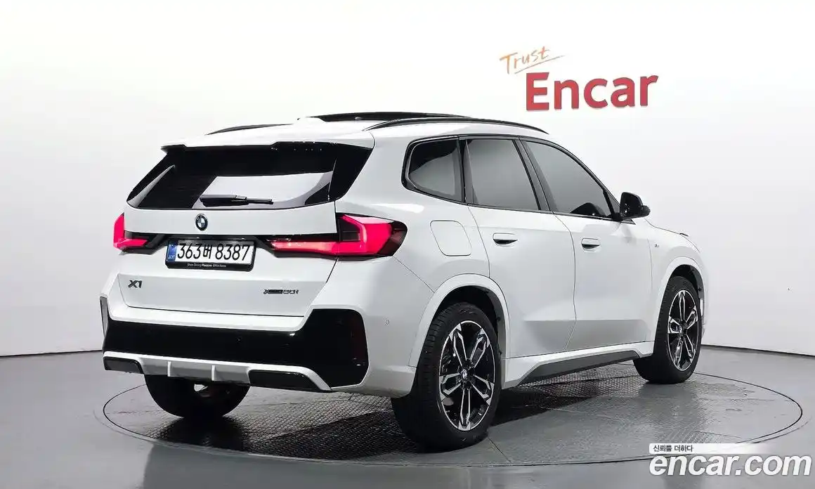 BMW X1 2025 2.0 гидро, фото 2