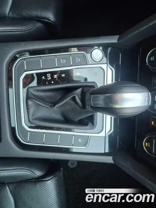 Volkswagen Passat 2018 2.0 автомат (гидро), фото 17