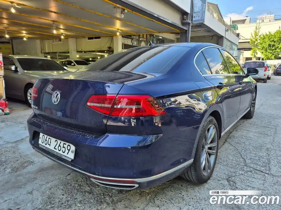 Volkswagen Passat 2018 2.0 автомат (гидро), фото 5