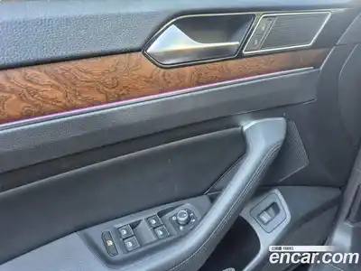 Volkswagen Passat 2018 2.0 автомат (гидро), миниатюра 8