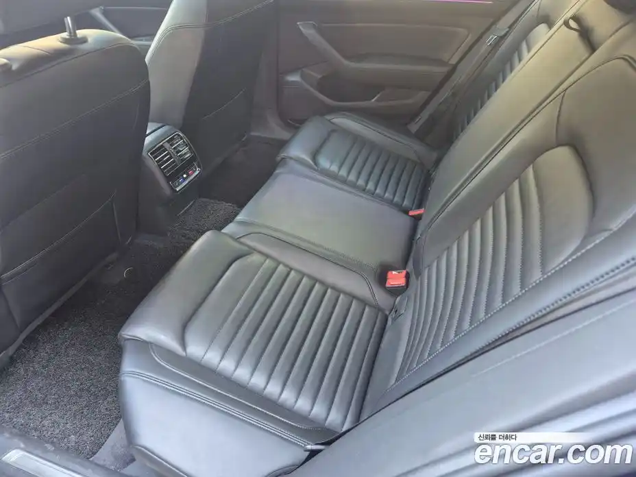 Volkswagen Passat 2018 2.0 автомат (гидро), фото 10