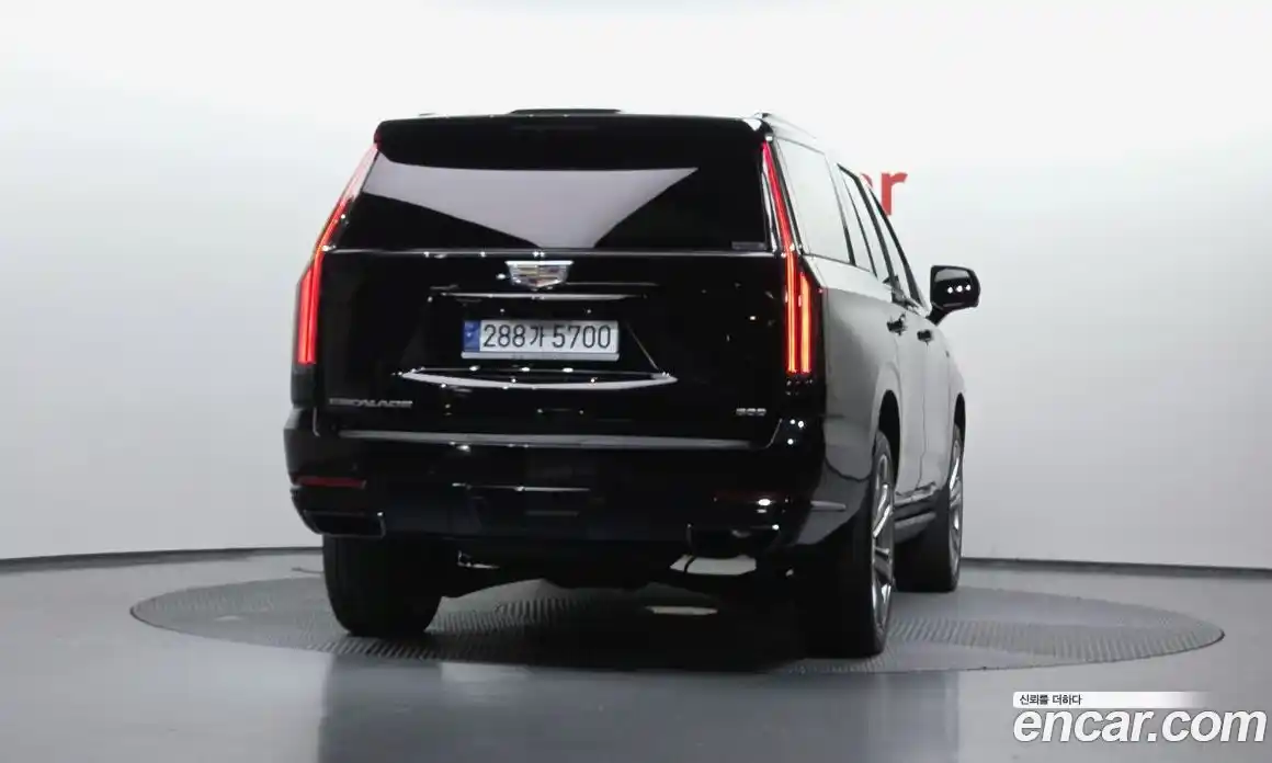 Cadillac Escalade 2025 6.2 гидро, фото 4