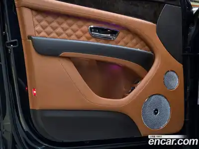 Bentley Bentayga 2021 4.0 гидро, миниатюра 11