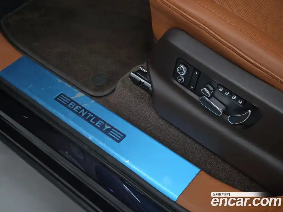 Bentley Bentayga 2021 4.0 гидро, фото 12
