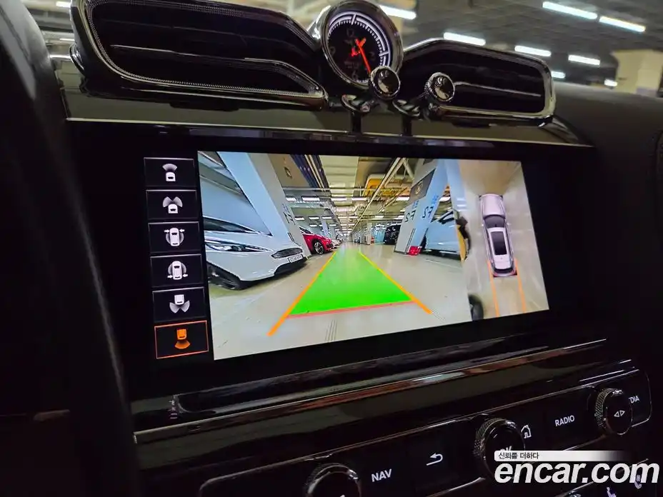 Bentley Bentayga 2021 4.0 гидро, фото 18