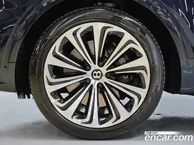 Bentley Bentayga 2021 4.0 гидро, миниатюра 5
