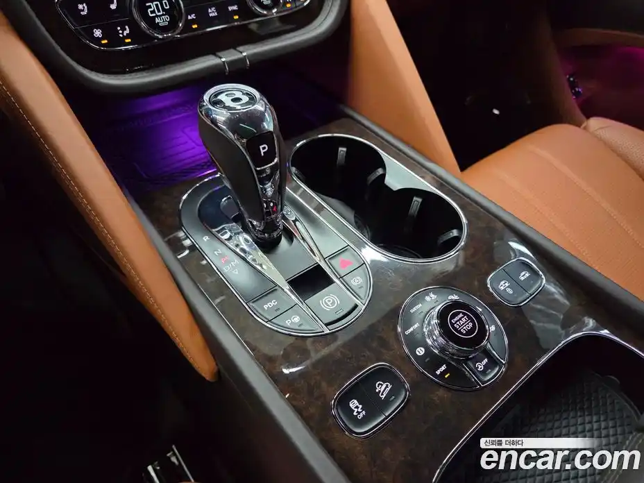 Bentley Bentayga 2021 4.0 гидро, фото 9