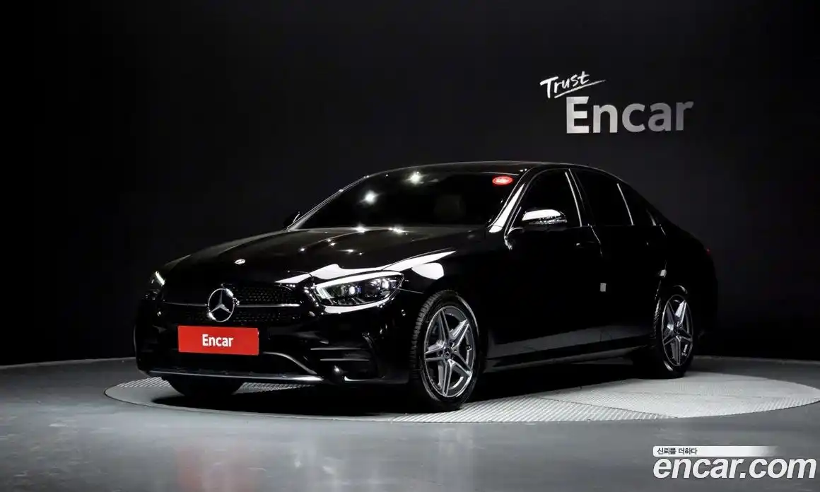 Mercedes-Benz E-Class 2023 2.0 гидро, фото 1