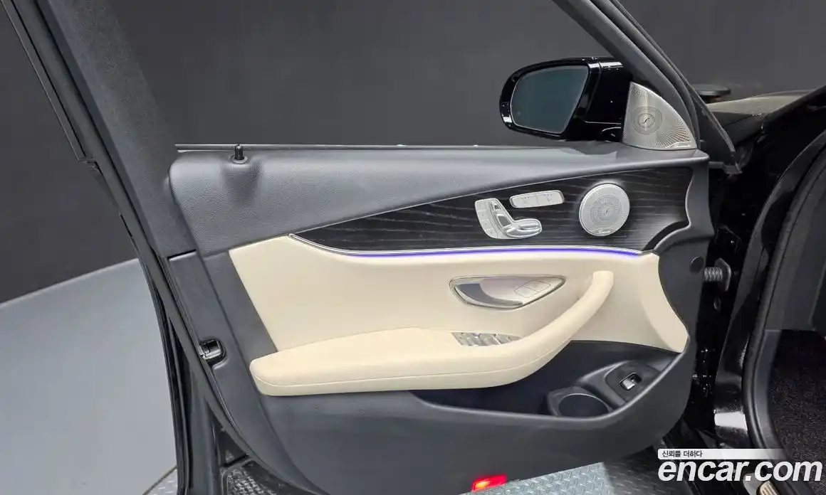 Mercedes-Benz E-Class 2023 2.0 гидро, фото 14