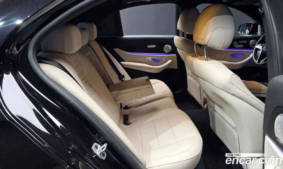 Mercedes-Benz E-Class 2023 2.0 гидро, фото 18
