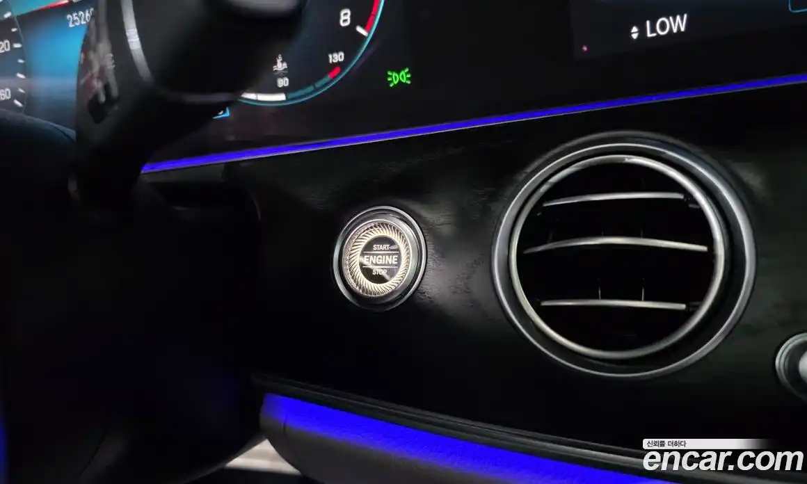 Mercedes-Benz E-Class 2023 2.0 гидро, фото 32