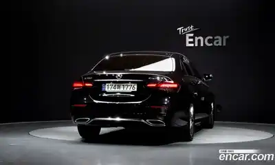 Mercedes-Benz E-Class 2023 2.0 гидро, миниатюра 4