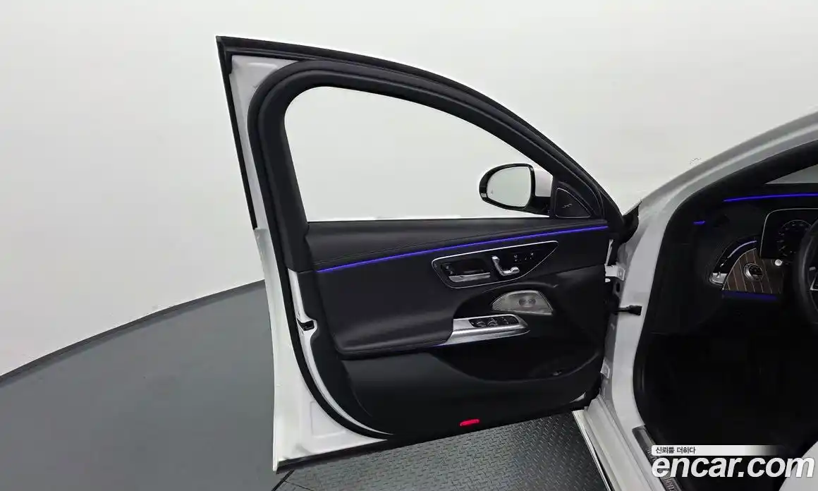 Mercedes-Benz E-Class 2024 2.0 гидро, фото 14