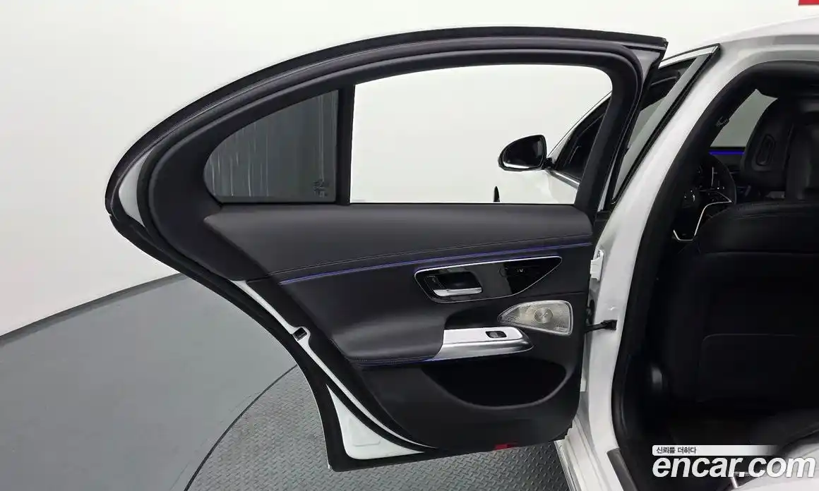 Mercedes-Benz E-Class 2024 2.0 гидро, фото 15