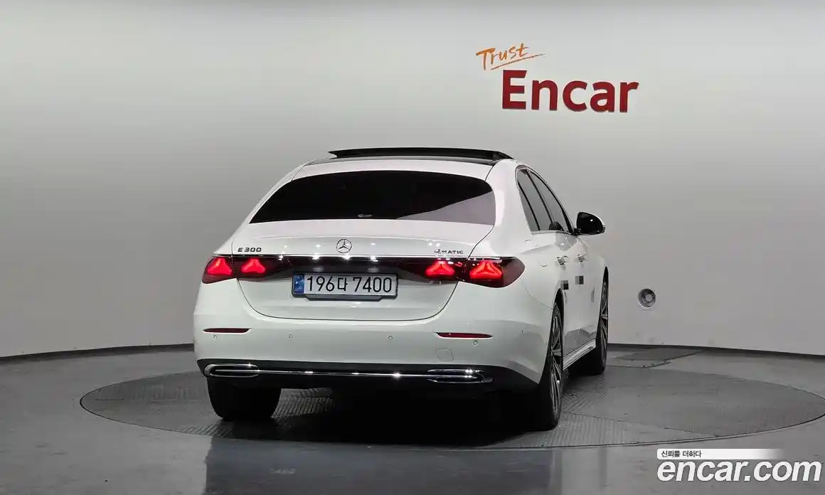 Mercedes-Benz E-Class 2024 2.0 гидро, фото 4