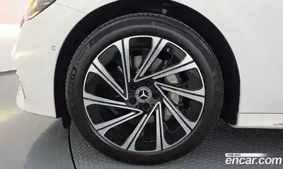 Mercedes-Benz E-Class 2024 2.0 гидро, миниатюра 5