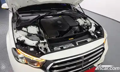 Mercedes-Benz E-Class 2024 2.0 гидро, миниатюра 6