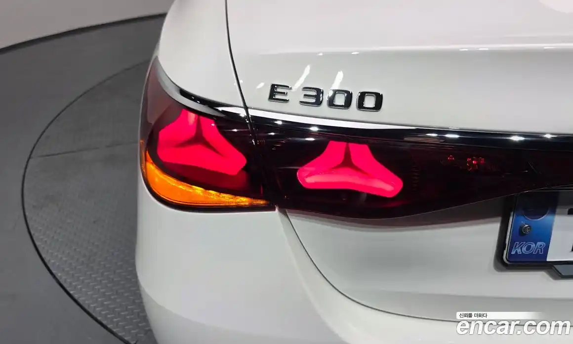 Mercedes-Benz E-Class 2024 2.0 гидро, фото 9