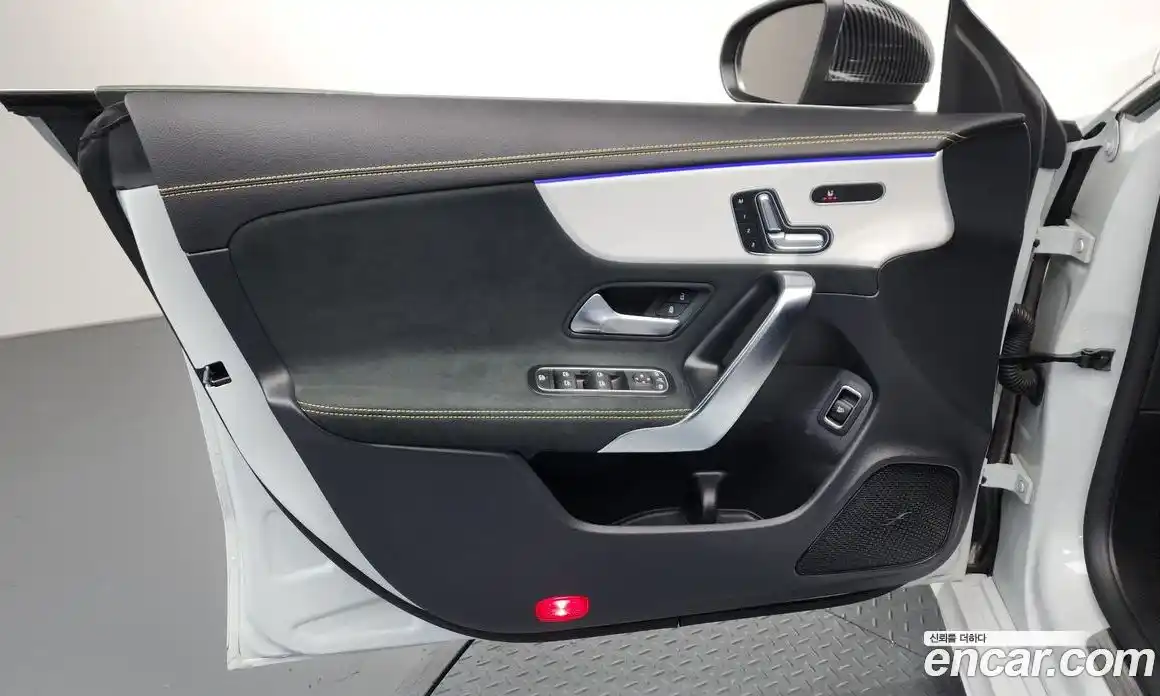 Mercedes-Benz CLA-Class 2023 2.0 гидро, фото 14