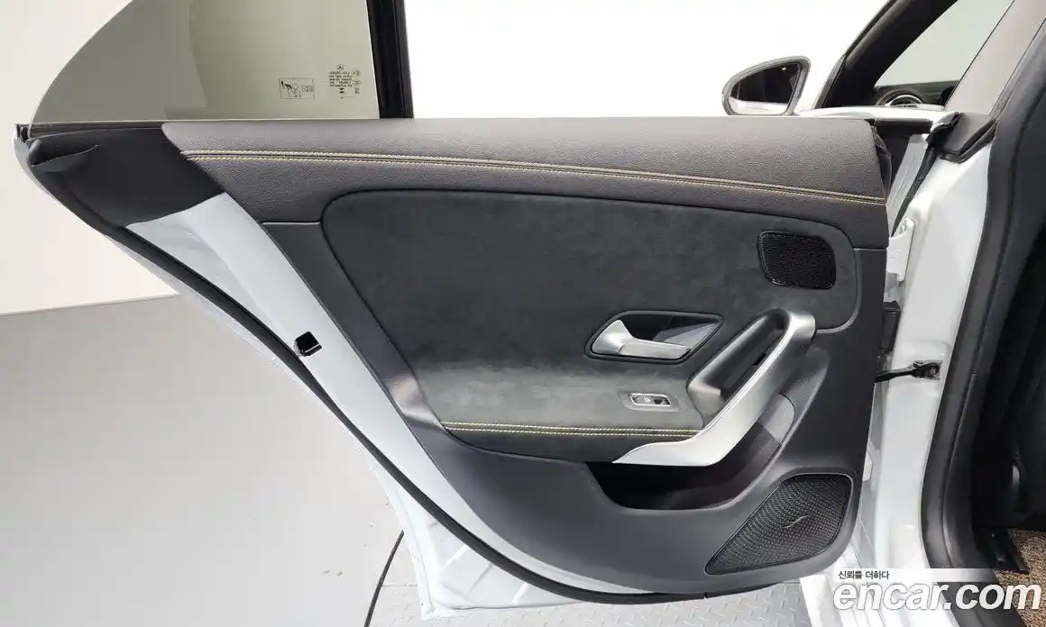 Mercedes-Benz CLA-Class 2023 2.0 гидро, фото 15