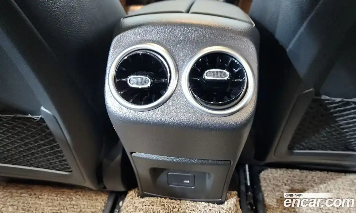 Mercedes-Benz CLA-Class 2023 2.0 гидро, фото 37