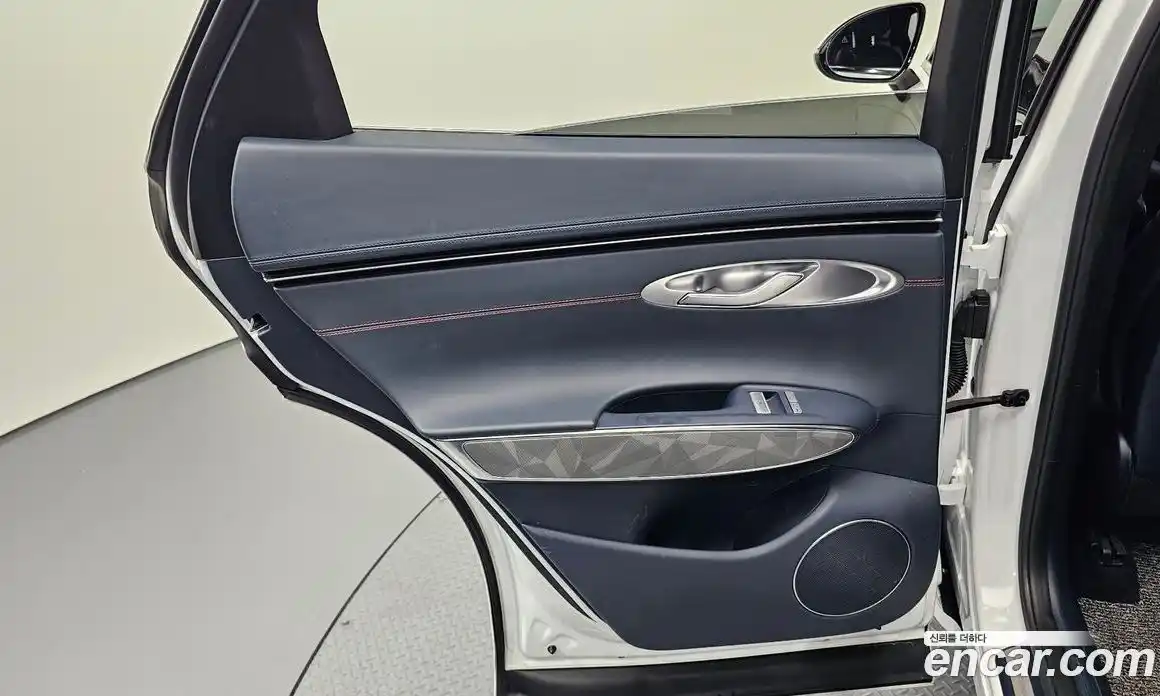 Genesis GV70 2021 2.5 гидро, фото 15