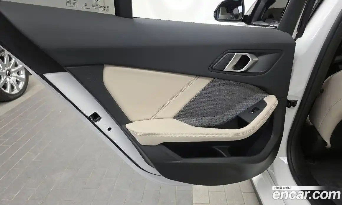BMW 1-Series 2025 2.0 гидро, фото 15