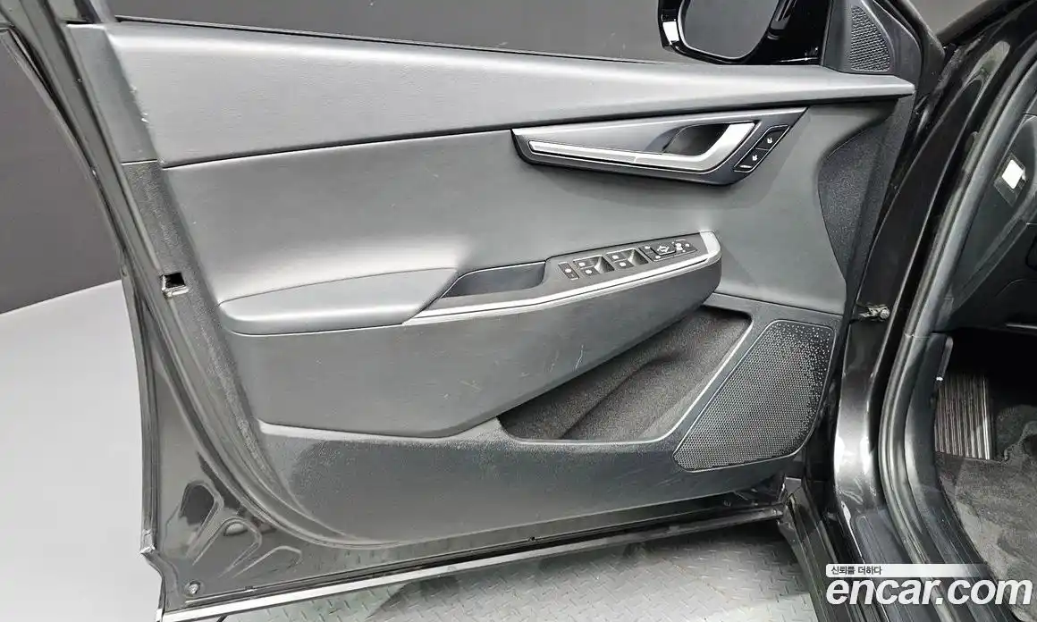 Kia EV6 2022 0.1 гидро, фото 14