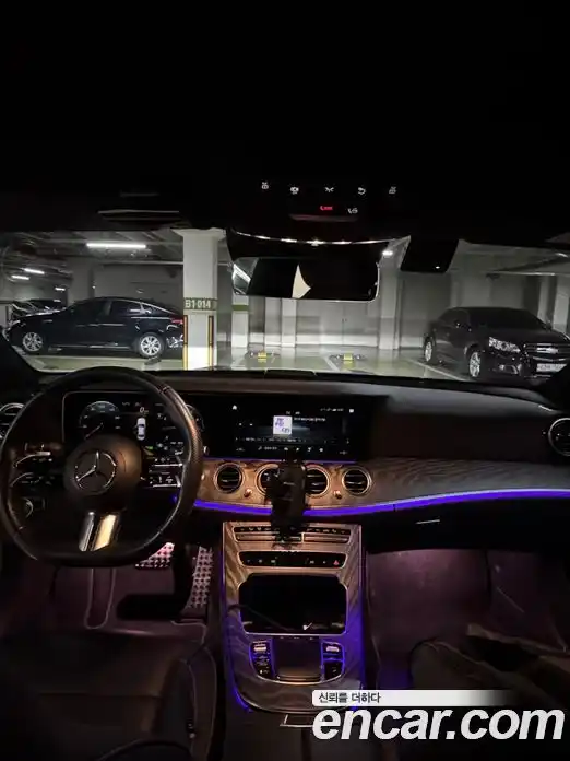 Mercedes-Benz E-Class 2023 2.0 гидро, фото 12